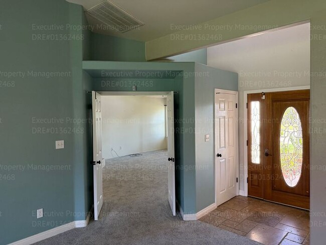 Foto del edificio - 3 bedroom/ 2 bathroom