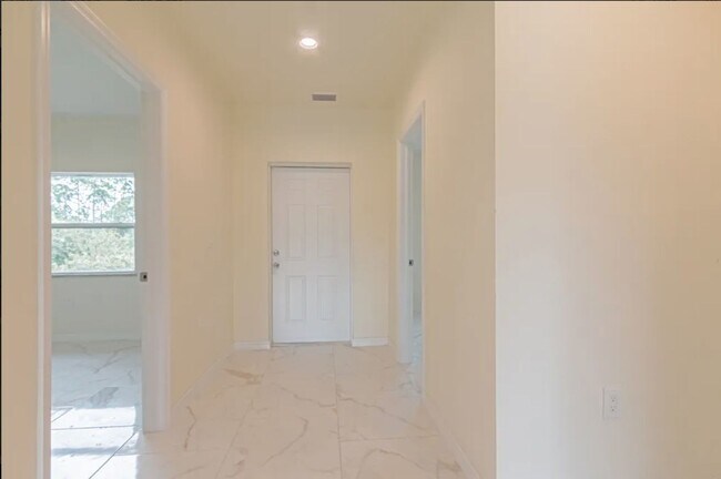 Foto del edificio - Great Location in Lake Placid-Large Three Bedroom-Two Bath+ a DEN!!