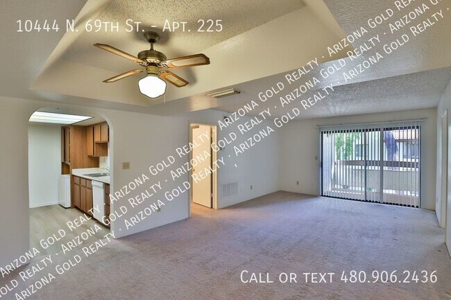 Foto del edificio - 10444 N 69th St