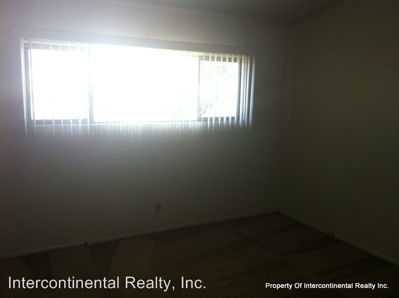 Building Photo - 749-749 Sidonia Ave