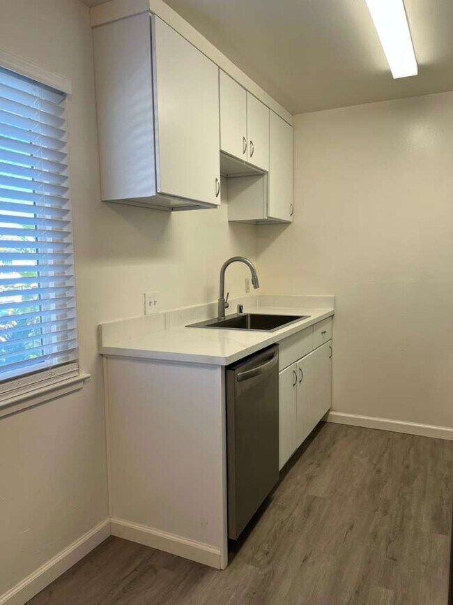 Foto del edificio - 1015 W Olive Ave