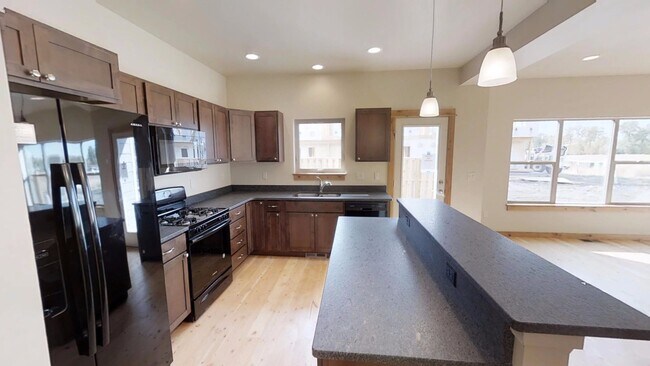 Building Photo - 120 Naomi Rose Ln