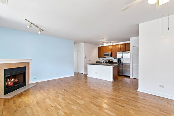 Building Photo - 2220 W Maypole Ave