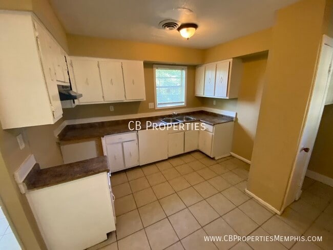 Building Photo - 4057 Windermere Rd