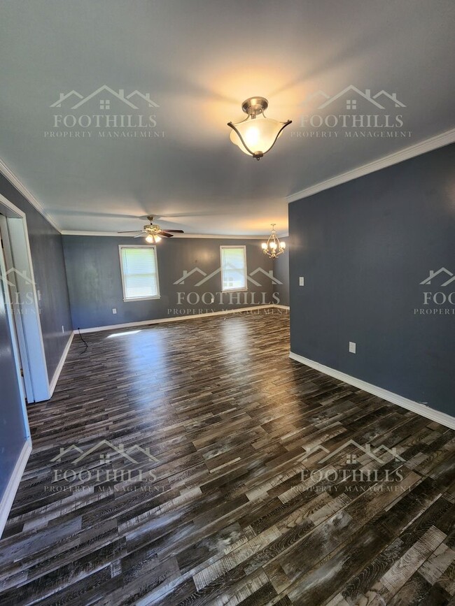 Foto del edificio - Spacious 3 Bedroom Home in Starr with Gara...