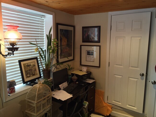 Foto del edificio - 54042 Pine Crest Ave