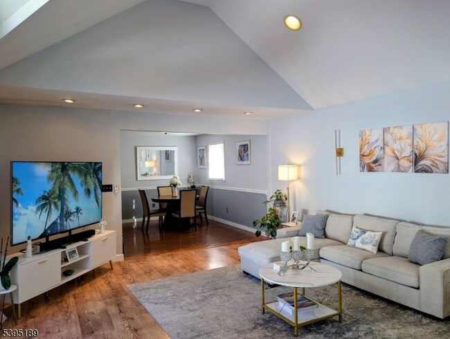 Foto del edificio - 190 Oak St