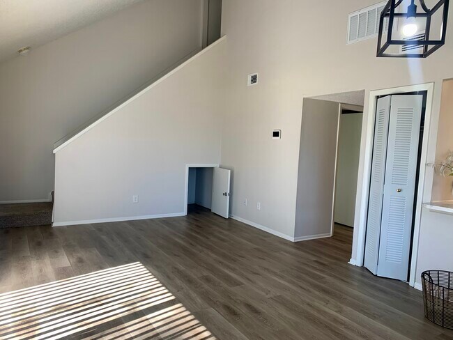 Foto del edificio - 2558 W Bird St