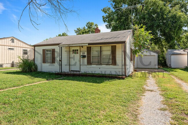 Building Photo - 1430 S Martinson St