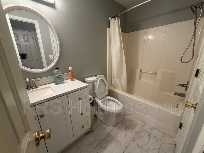 Building Photo - 3218 Spruce Pine Rd