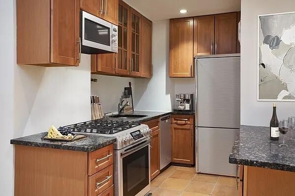 Building Photo - 66 Madison Ave