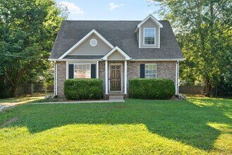Building Photo - 3421 Oak Lawn Dr