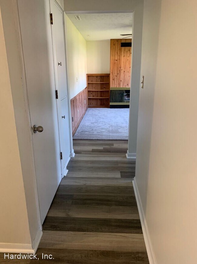 Building Photo - 4 br, 2.5 bath House - 5331 Torchwood Loop...