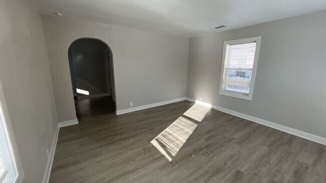 Foto del edificio - Welcome home!!! You must see this newly re...