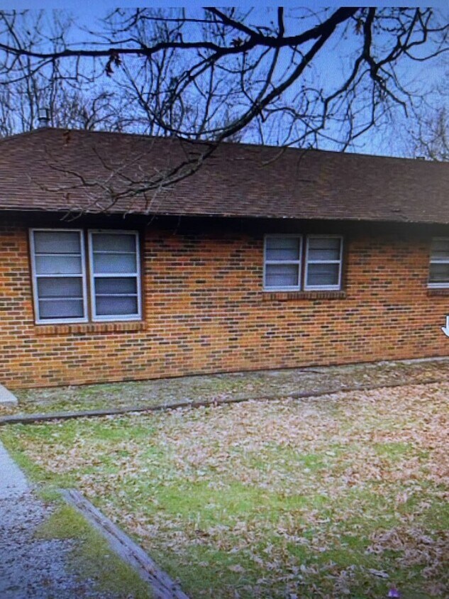 Foto principal - 1904 N Creasy Springs Rd