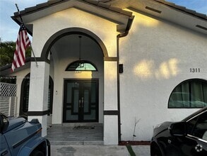 Building Photo - 1311 SW 139th Ct