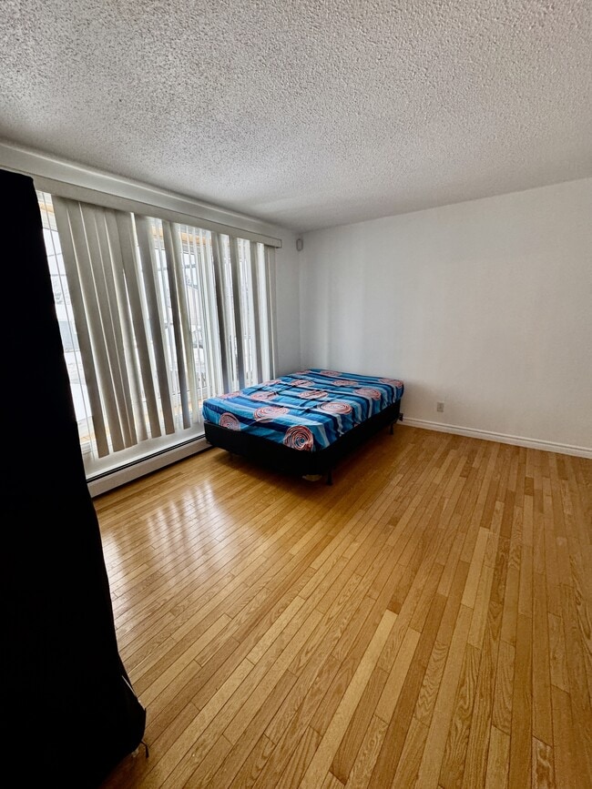 Building Photo - 412 Rue Murphy