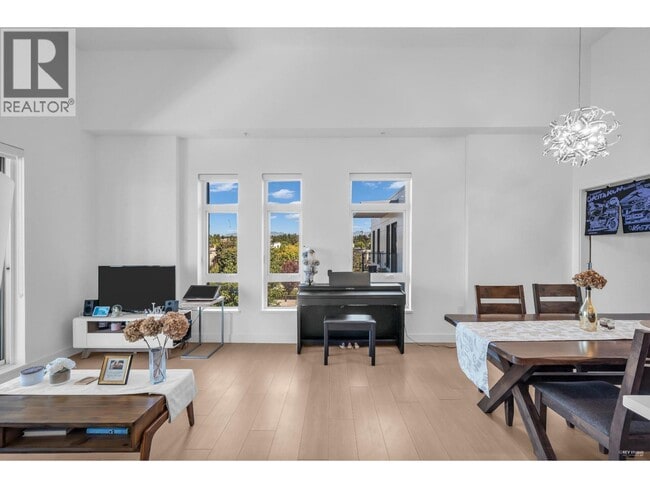 Building Photo - 8888 Osler St