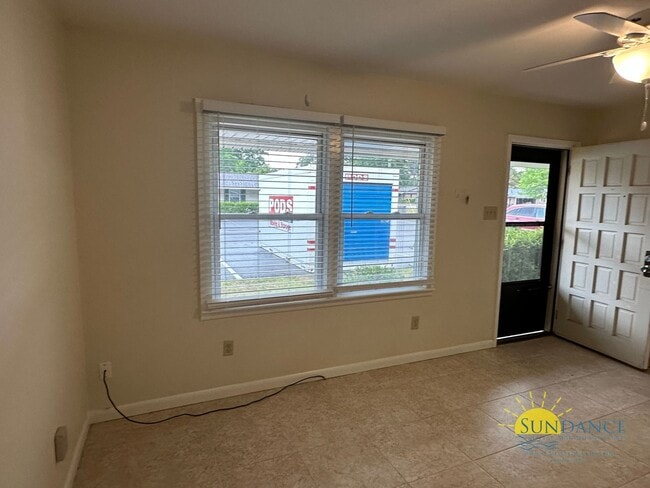 Building Photo - Charming 2-Bedroom Home in the Heart of Pe...