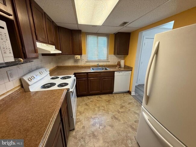 Building Photo - 4808 Oxford Ct
