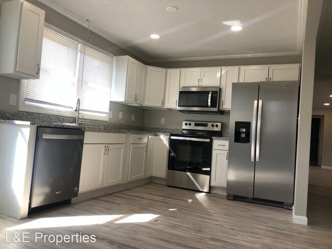 Building Photo - 4 br, 2 bath House - 408 Forestway Drive