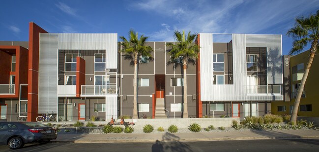 Building Photo - 850 Camino del Sur