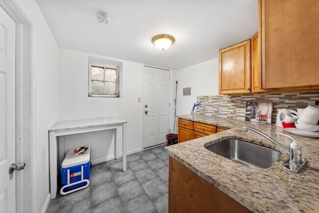 Foto del edificio - 294 Ege Ave