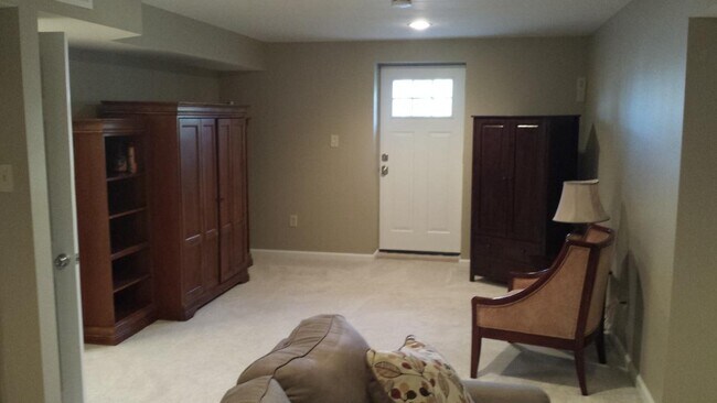 Foto del edificio - 6021 Woodlake Ln