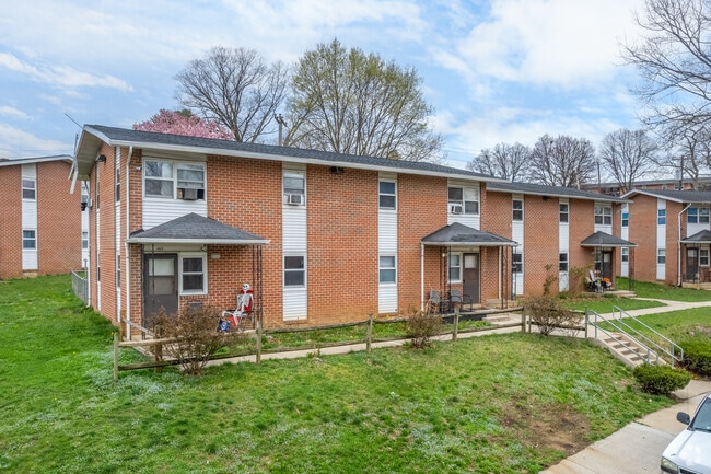 Building Photo - Franklin Terrace
