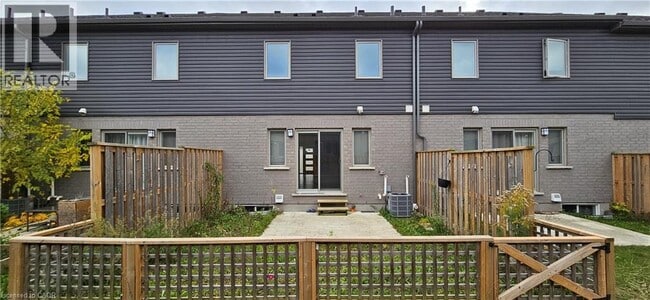 Building Photo - 33 Nieson St