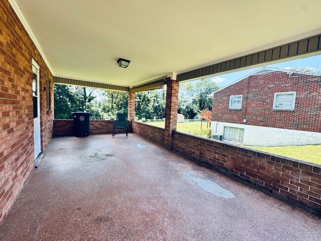 Photo - Brick Ranch off of Fort Ave House