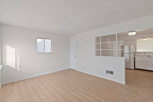 Building Photo - 126 Elbring Dr