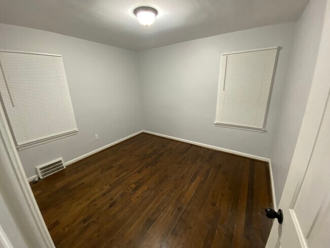 Foto del edificio - 24120 Chicago St