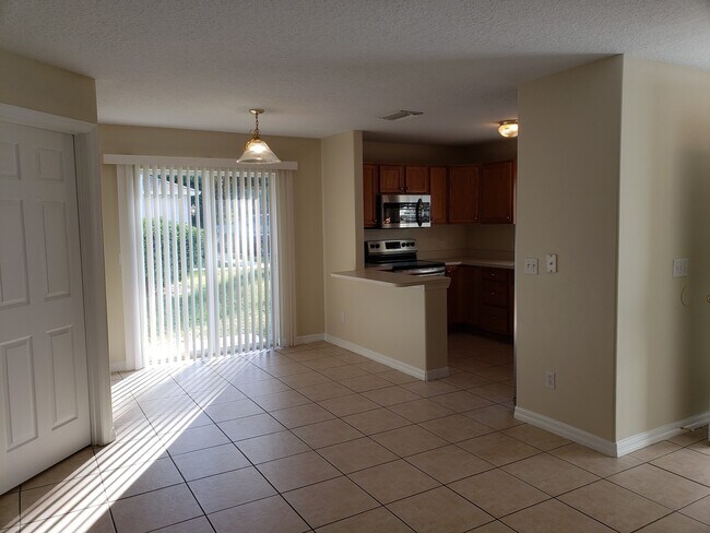 Foto del edificio - $1495.00 - 3/2/1 - Duplex - Lease Break Sp...