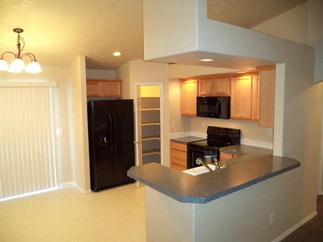 Foto del edificio - 684 E Full Moon St