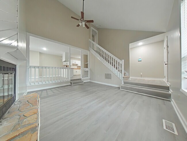 Foto del edificio - 857 Danish Dr