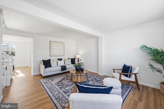 Foto del edificio - 6909 Doublebrand Ct