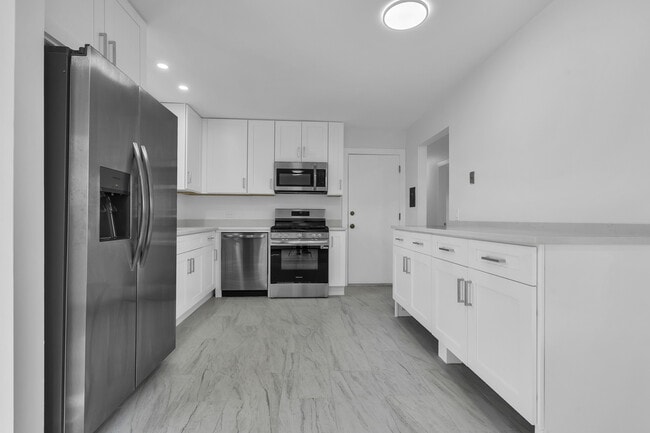 Building Photo - 512 Ida Ct