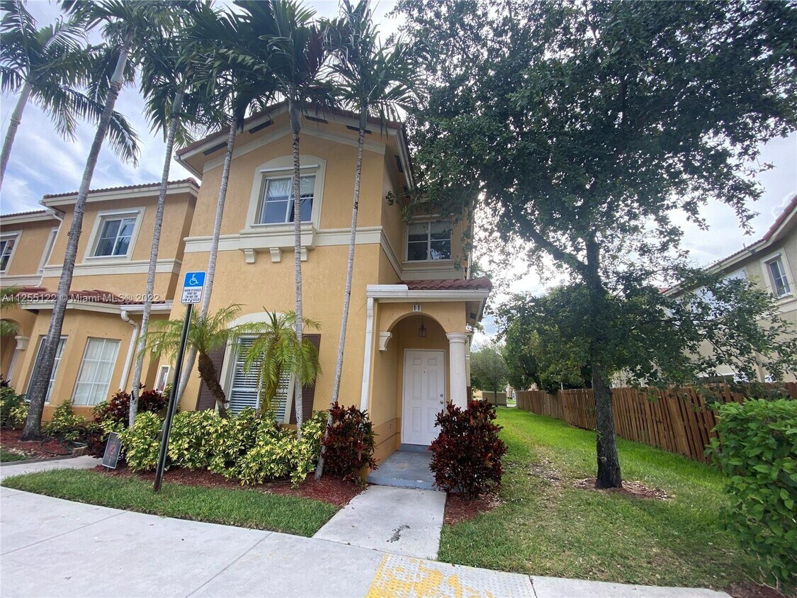 Primary Photo - 8432 NW 107th Ct