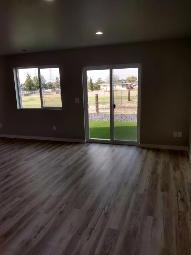 Foto del edificio - 2909 N Chronicle St