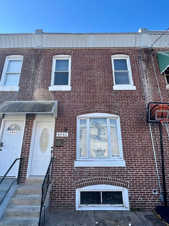 Foto del edificio - Recently Renovated 3-Bedroom Townhome in T...