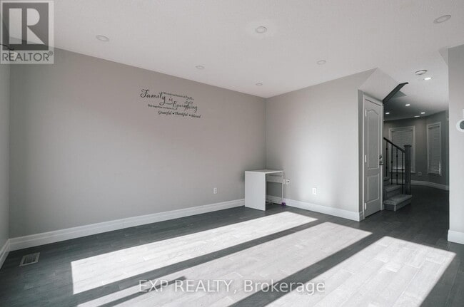 Photo du bâtiment - 10 Virtues Ave