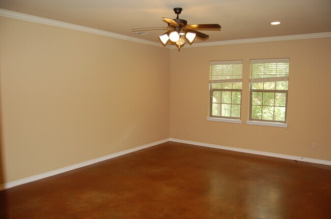 Building Photo - 3187 Cain Rd