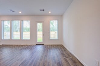Building Photo - 609 Royal Arch Dr