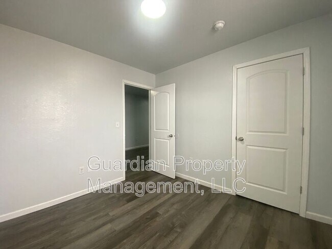 Foto del edificio - 123.5 N Main St