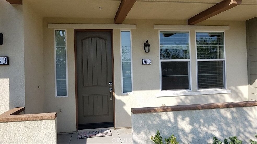 Foto principal - 908 N Acacia Ct