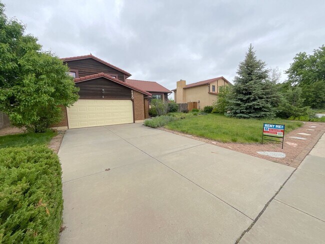 Building Photo - 3 Bedroom Home Available Near Research Pkw...
