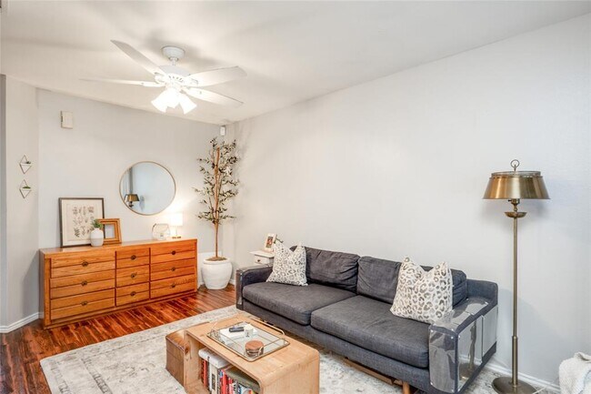 Foto del edificio - 1730 Timber Ridge Rd