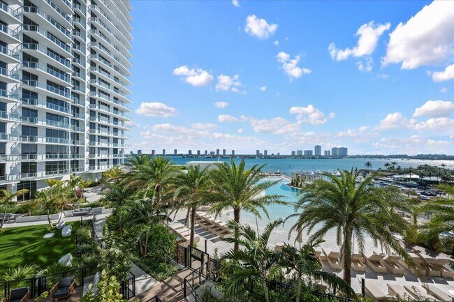 Foto del edificio - 220 Lake Shore Dr