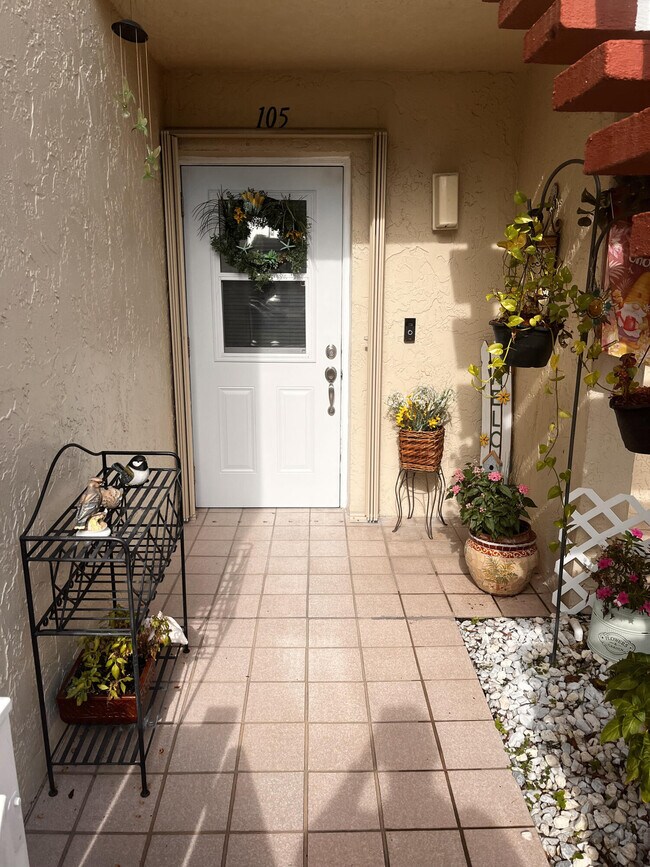 Foto del edificio - 16 Willowbrook Ln